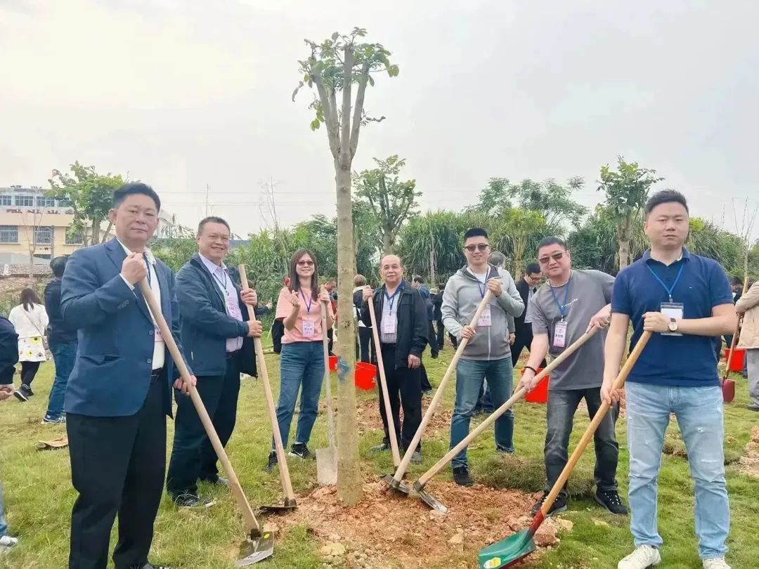 揭阳希玛林顺潮眼科医院受揭阳市委统战部港澳事务工作科邀请，参加“绿美揭阳”活动！